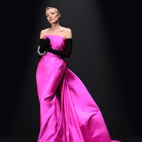 Inilah koleksi terbaru Balenciaga Haute Couture Fall 2023. Untuk koleksi couture ini, desainer Balenciaga, Denma memilih fokus pada esensi sebuah busana tak lagi menampilkan hal-hal kontroversial seperti sebelumnya. Foto: dok. Balenciaga.