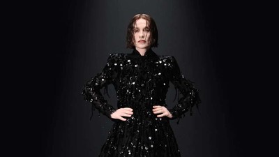 10 Koleksi Balenciaga Couture Fall 2023, Modern Elegan Tak Lagi Kontroversial