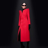 Inilah koleksi terbaru Balenciaga Haute Couture Fall 2023. Untuk koleksi couture ini, desainer Balenciaga, Denma memilih fokus pada esensi sebuah busana tak lagi menampilkan hal-hal kontroversial seperti sebelumnya.  Foto: dok. Balenciaga.