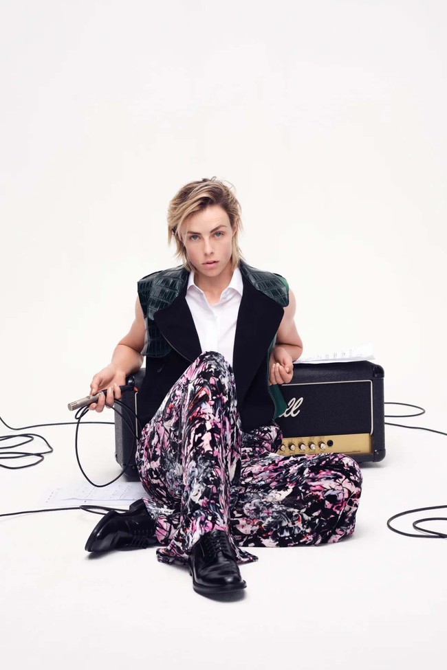 Busana rancangan terbaru Didit Hediprasetyo untuk koleksi fall/winter 2023 houte couture. Foto: dok. Didit Hediprasetyo.