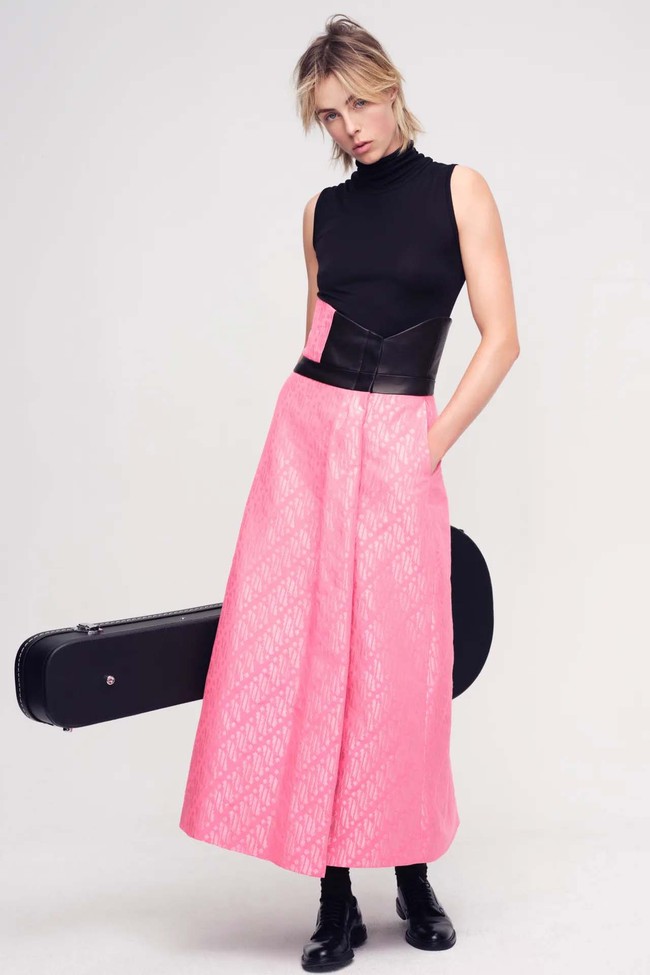 Busana rancangan terbaru Didit Hediprasetyo untuk koleksi fall/winter 2023 houte couture.  Foto: dok. Didit Hediprasetyo.