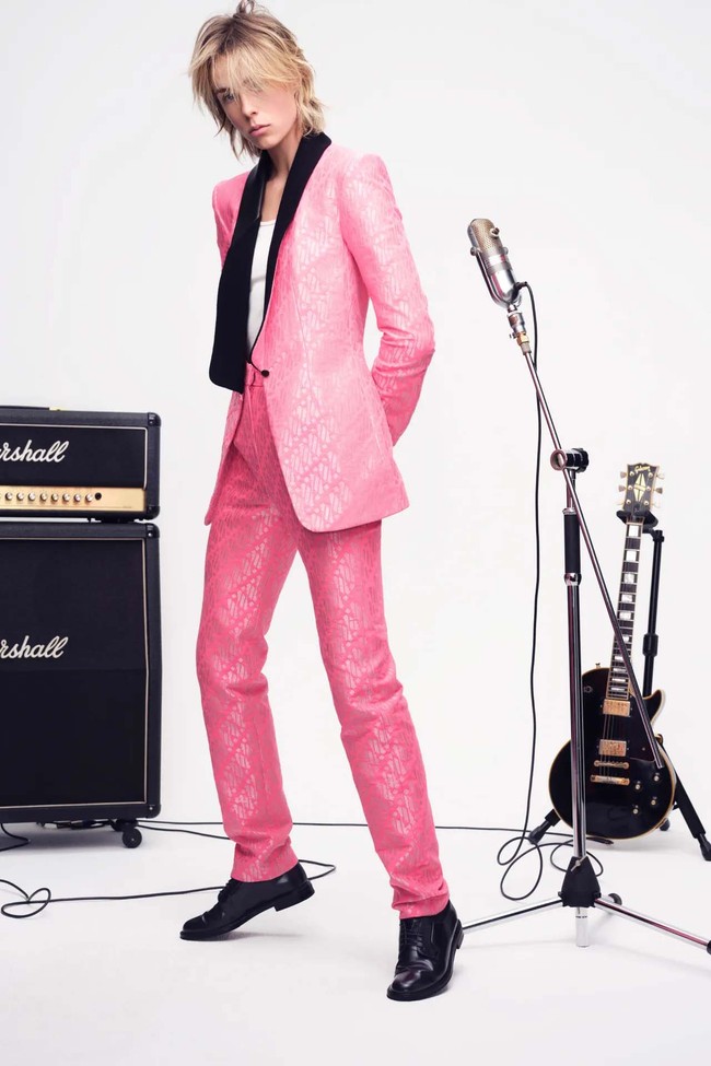 Busana rancangan terbaru Didit Hediprasetyo untuk koleksi fall/winter 2023 houte couture.  Foto: dok. Didit Hediprasetyo.