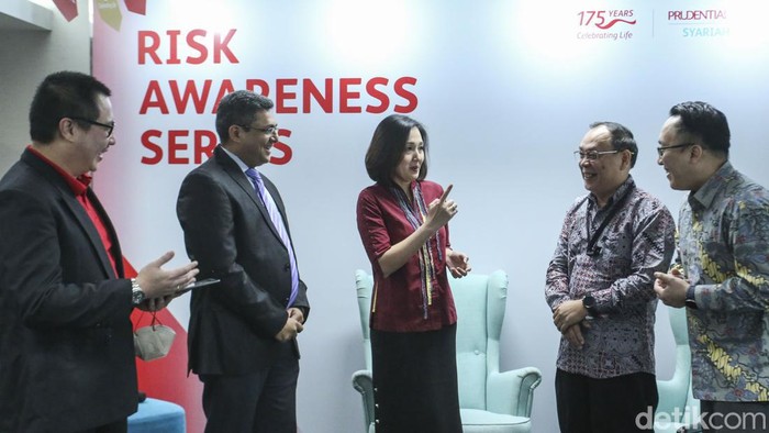 Komitmen Perkuat Perlindungan dan Pelayanan Nasabah Komitmen Perkuat Perlindungan dan Pelayanan Nasabah