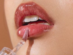 7 Rekomendasi Lip Tint Lokal Waterproof yang Bagus dan Tahan Lama