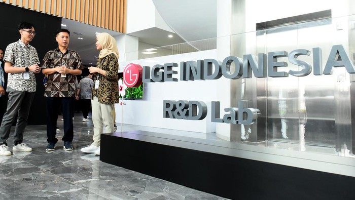 LG Electronics mendirikan pusat Penelitian dan Pengembangan (R&D) di Indonesia. Pusat Penelitian dan Pengembangan ini terletak di salah satu lokasi area pabrik LG di Cibitung, Bekasi.