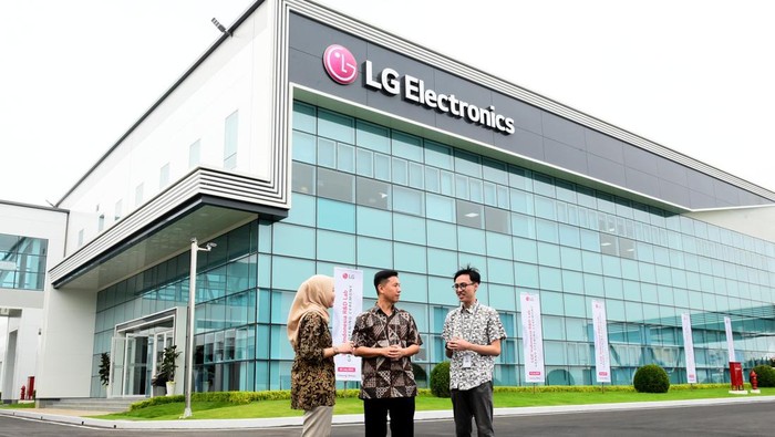 LG Electronics mendirikan pusat Penelitian dan Pengembangan (R&D) di Indonesia. Pusat Penelitian dan Pengembangan ini terletak di salah satu lokasi area pabrik LG di Cibitung, Bekasi.