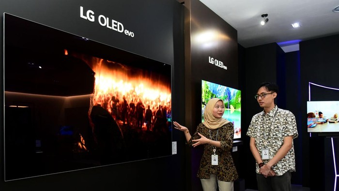 LG Electronics mendirikan pusat Penelitian dan Pengembangan (R&D) di Indonesia. Pusat Penelitian dan Pengembangan ini terletak di salah satu lokasi area pabrik LG di Cibitung, Bekasi.