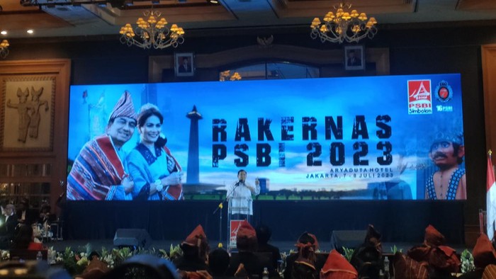 Menhan Prabowo Subianto memberikan sambutan saat acara Rakernas PSBI, Jumat (7/7/2023).