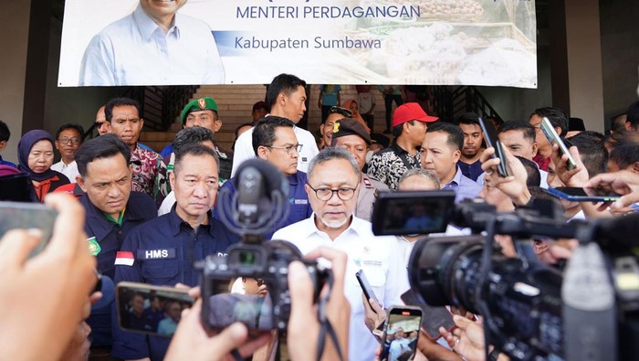 Menteri Perdagangan Zulkifli Hasan di Sumbawa