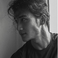 Paing Takhon kembali viral setelah ditangkap polisi pada April 2021 karena partisipasinya dalam berbagai aksi protes terkait militer Myanmar. Dia sempat divonis hukuman penjara dan kerja fisik selama tiga tahun. Namun pada Maret 2022, Paing dibebaskan agar bisa berpartisipasi dalam membangun bangsa dengan karya seni. Foto: Dok. Instagram Paing Takhon