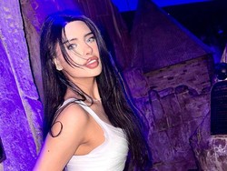 8 Foto Wanita yang Dibayar untuk Berpesta, Mengaku Hidupnya Tak Selalu Mudah