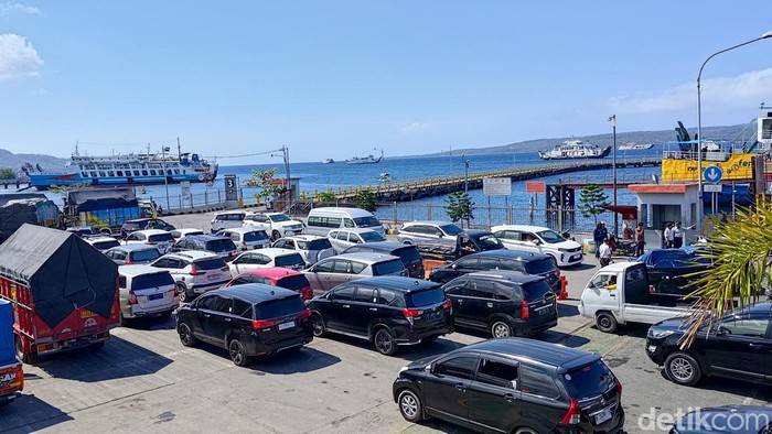 pelabuhan ketapang banyuwangi masih padat