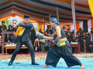 Wawalkot Tangerang Selatan Dorong Pelestarian Kesenian Debus & Silat