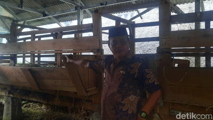 Pencurian kambing dengan hanya menyisakan jeroan kembali terjadi di Depok, Jawa Barat (Jabar). Kali ini, ada 11 ekor kambing yang dijagal di tempat. (Devi Puspitasari/detikcom)