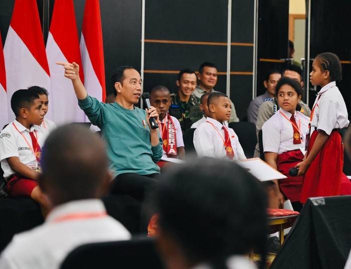 Presiden Jokowi bertemu dengan siswa SD di Papua