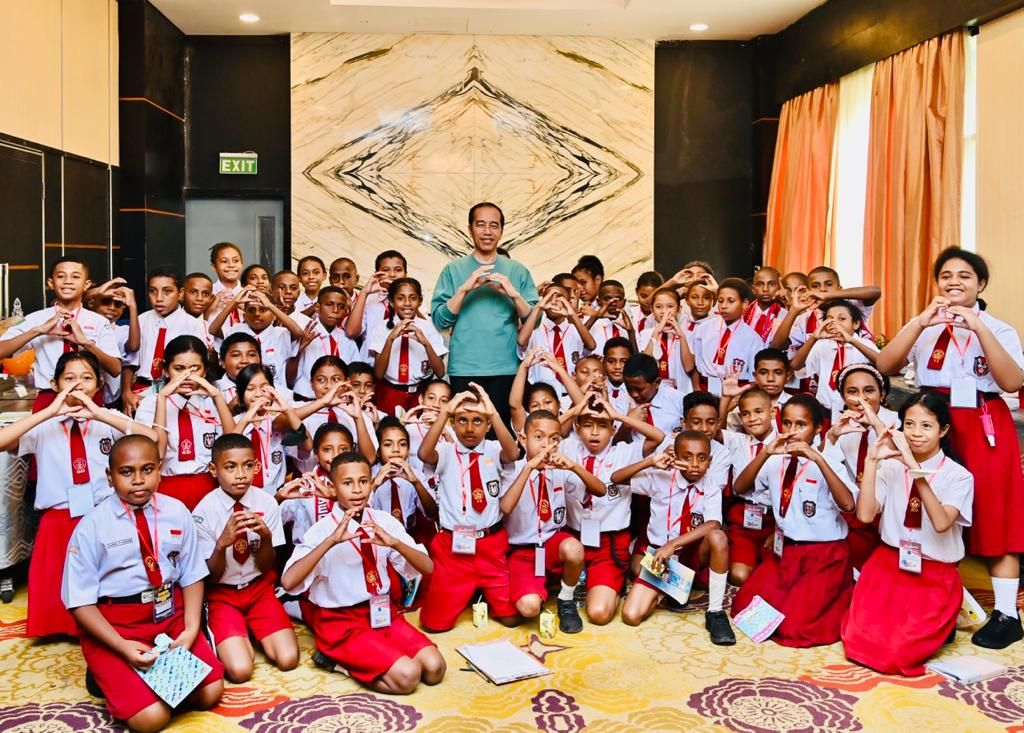 Presiden Jokowi bertemu dengan siswa SD di Papua