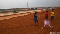 Nilai investasi proyek ini mencapai Rp14,36 triliun. Tol ini akan terhubung dengan Tol Tangerang-Merak dan Tol Kunciran-Serpong. Secara administratif, tol ini melintasi wilayah Kota Tangerang Selatan dan Kabupaten Tangerang di Provinsi Banten.
