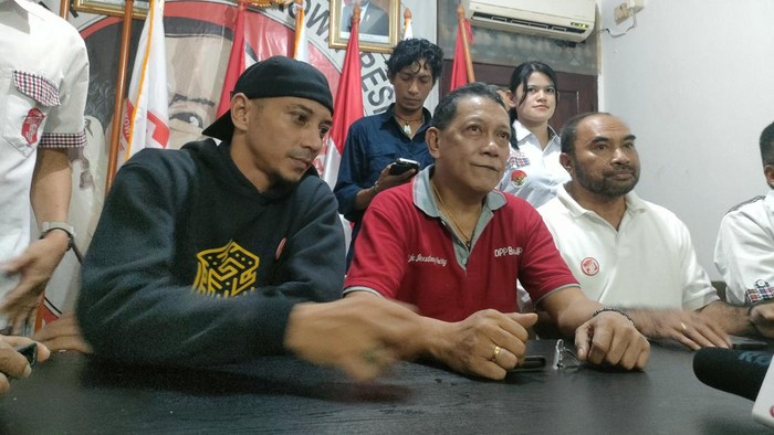 Relawan Prabowo 08 menandatangi markas DPP Bara JP, mengajak relawan pendukung Jokowi itu mendukungPrabowo Subianto di Pilpres 2024.