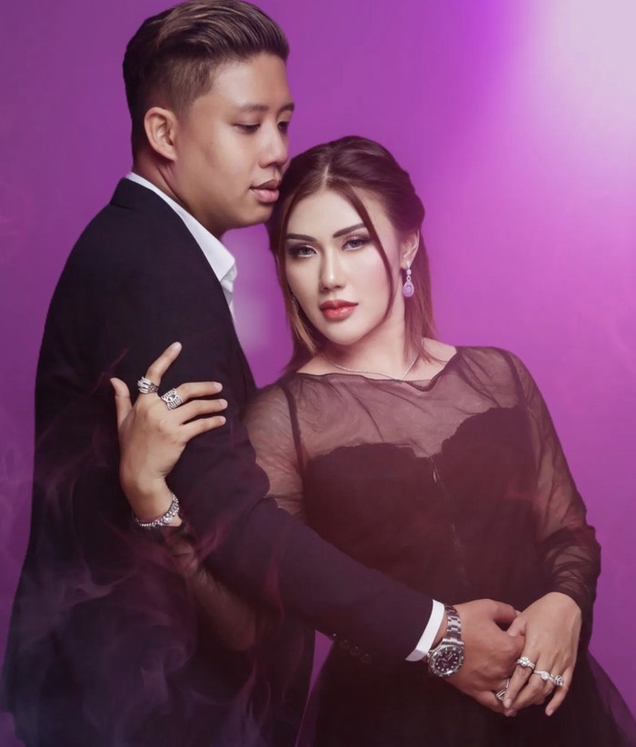 Rey Utami Artis Terkaya di Indonesia 2023, Belanja ke Pasar Pakai Porsche Rey Utami Artis Terkaya di Indonesia 2023, Belanja ke Pasar Pakai Porsche