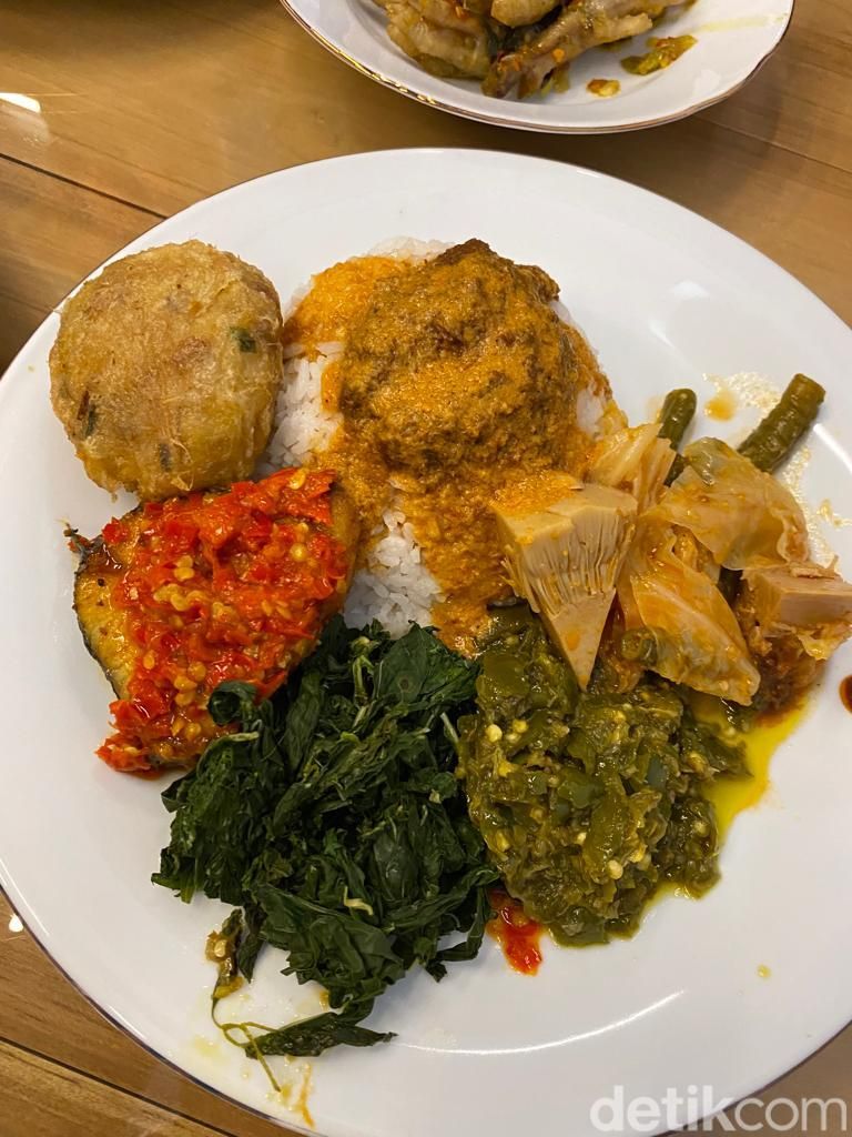 RM Alam Baru : Lamak Bana! Ramesan Nasi Padang ala Bukittinggi di BSD