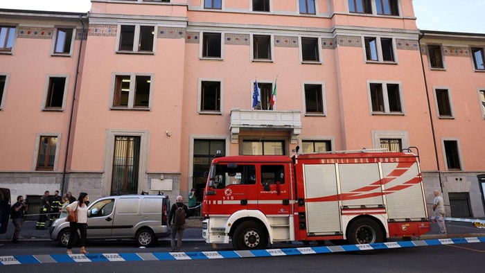 Rumah Jompo di Milan Terbakar, 6 Orang Tewas Enam orang tewas dan sedikitnya 68 lainnya luka-luka akibat kebakaran di rumah jompo di Milan.
