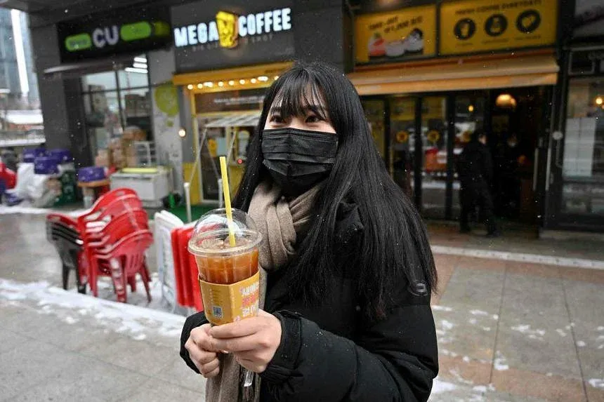 Saking Sukanya, Orang Korea Minum Es Americano Saat Musim Dingin