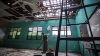 Menurut data BPBD Indramayu, sebanyak dua ruang kelas di sekolah tersebut rusak akibat diterjang puting beliung.  