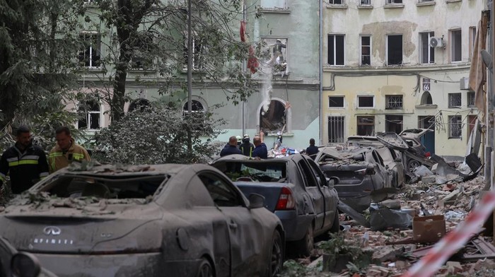 Rescuers at a site of a residential building hit by a Russian missile strike, amid Russias attack on Ukraine, in Lviv, Ukraine July 6, 2023. REUTERS/Roman Baluk