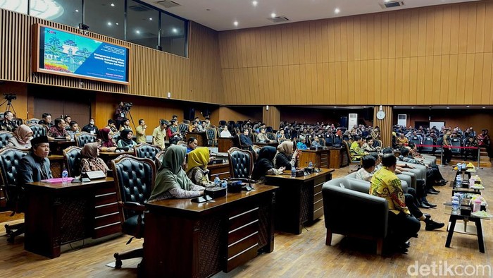 Sosialisasi Antikorupsi di Lingkup Pemerintah Kota Bandung berlangsung di Ruang Rapat Paripurna Gedung DPRD Kota Banudung Jumat (7/7/2023).