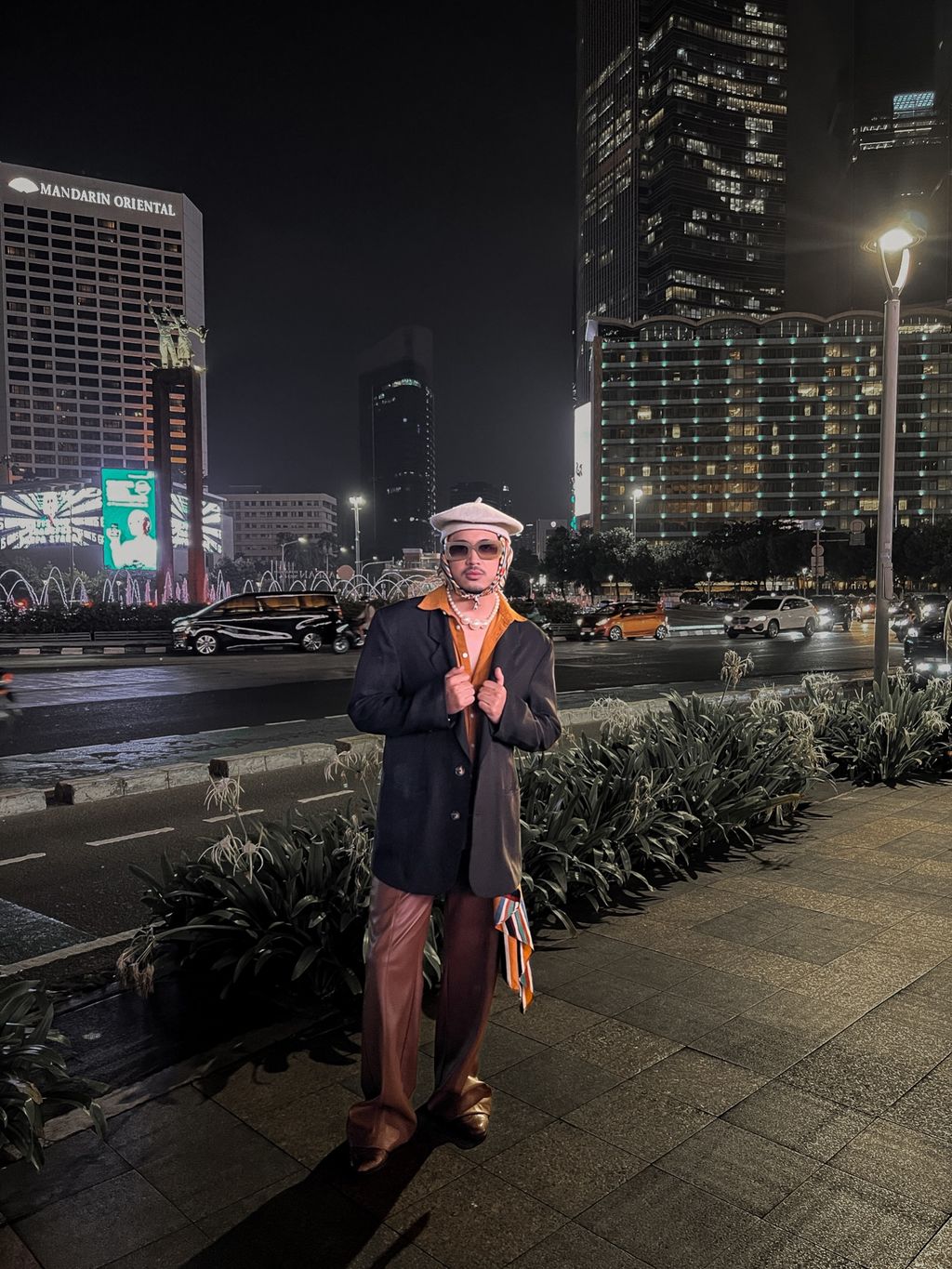 Tampil Elegan & Classy dengan Gaya Busana Preppy Look