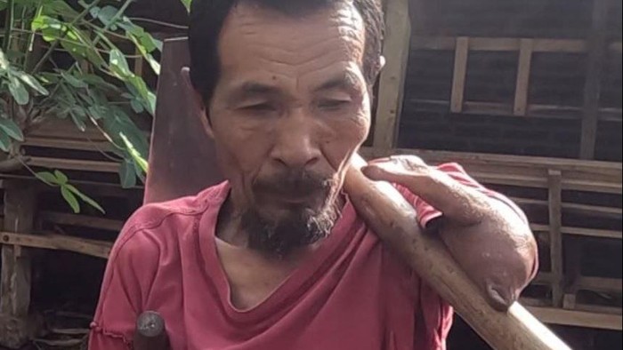 Sabar asal Pulung, Ponorogo, Jawa Timur terlahir tanpa tangan. Meski mengalami kelainan, Sabar tetap tegar menjalani hidup. Yuk, kita bantu lewat berbuatbaik.