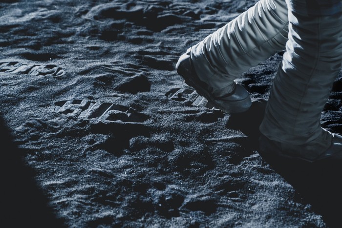 Adegan D.O EXO dalam film The Moon.