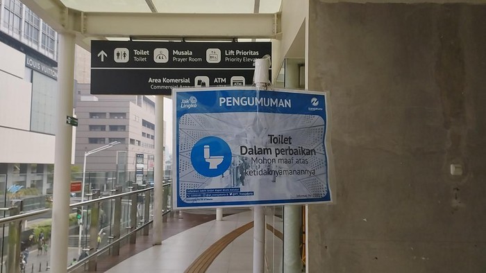 Toilet di Halte TransJ MH Thamrin dikeluhkan warga