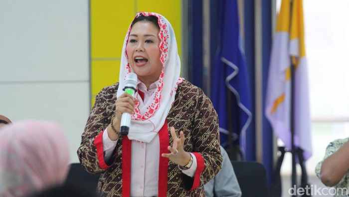 Yenny Wahid saat menjadi pembicara di Fisipol UGM, Sleman, DIY, Jumat (7/7/2023).