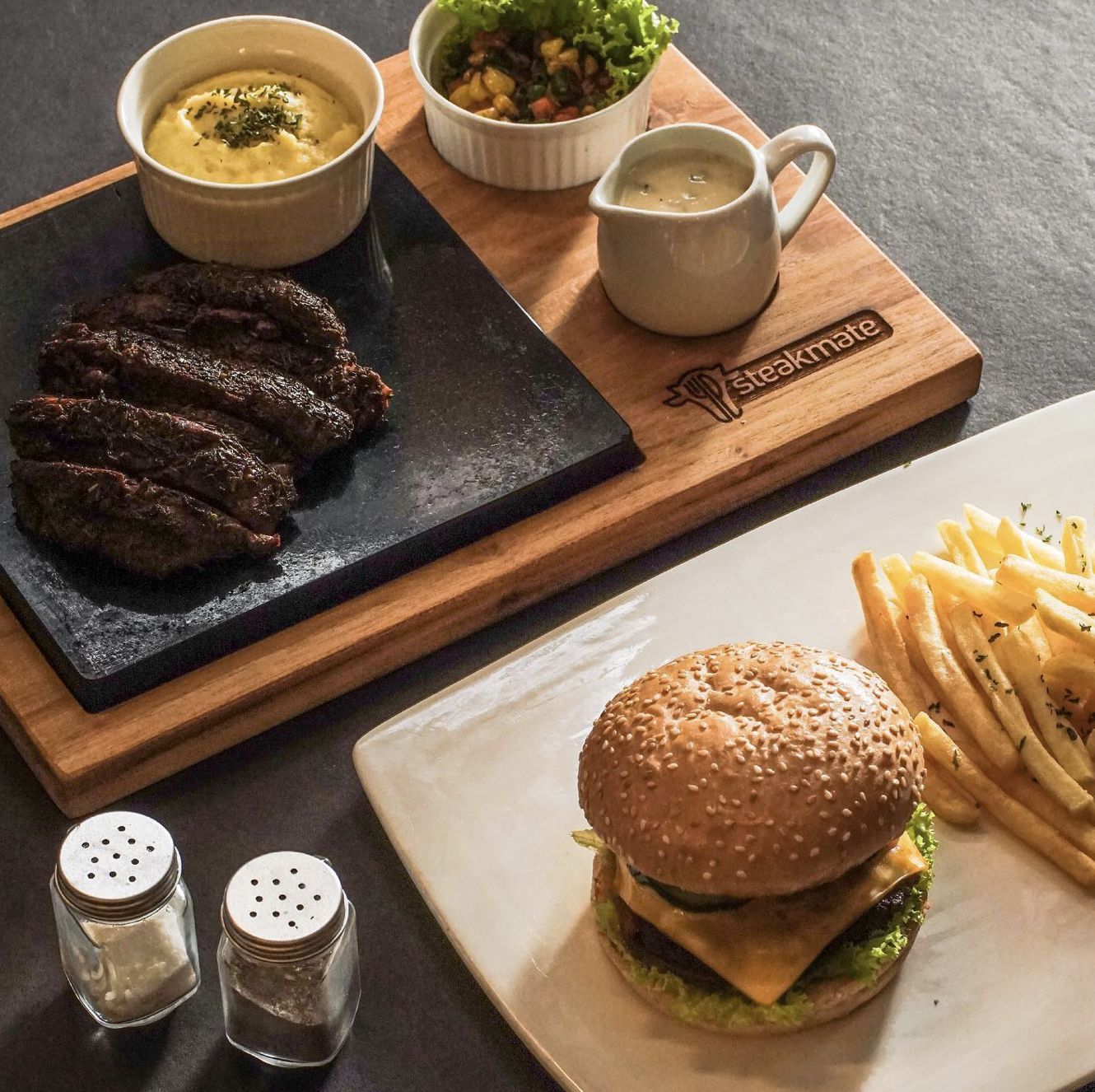 7 Tempat Makan Hits di Goldfinch, Ada yang Antre Panjang!