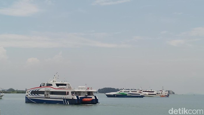 Batam - Singapura - Malaysia.