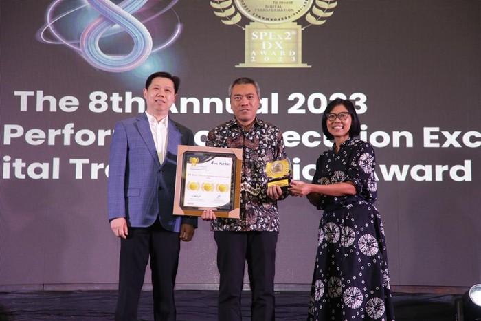 BRI Dapat Penghargaan