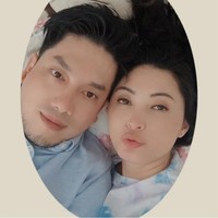 Pada unggahan foto di Instagram miliknya, Della berbagi beberapa momen seperti liburan ataupun selfie bersama suami barunya. Foto: Dok. Instagram