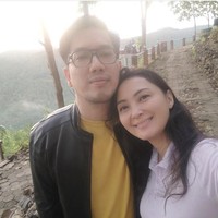 Kabar bahagia yang datang tiba-tiba itu pun membuat banyak teman selebriti Della Puspita hingga netizen ikut bahagia. Foto: Dok. Instagram