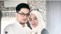 Arman Wosi membalas video tanggapan Della Puspita. Dia mengakui mengajukan permohonan cerai talak, tapi sudah mencabutnya. Dia mau memperbaiki dan mempertahankan rumah tangganya. Dia menerima bila saat ini Della marah. Foto: Dok. Instagram