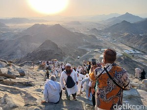 Kemenhaj Terbitkan Edaran Larangan City Tour Sebelum Puncak Armuzna!