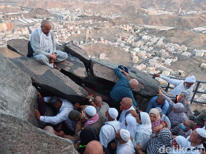 Gua Hira dipadati pengunjung usai puncak haji Gua Hira dipadati pengunjung usai puncak haji