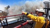Anjungan minyak lepas pantai yang terbakar itu merupakan milik Pemex. 