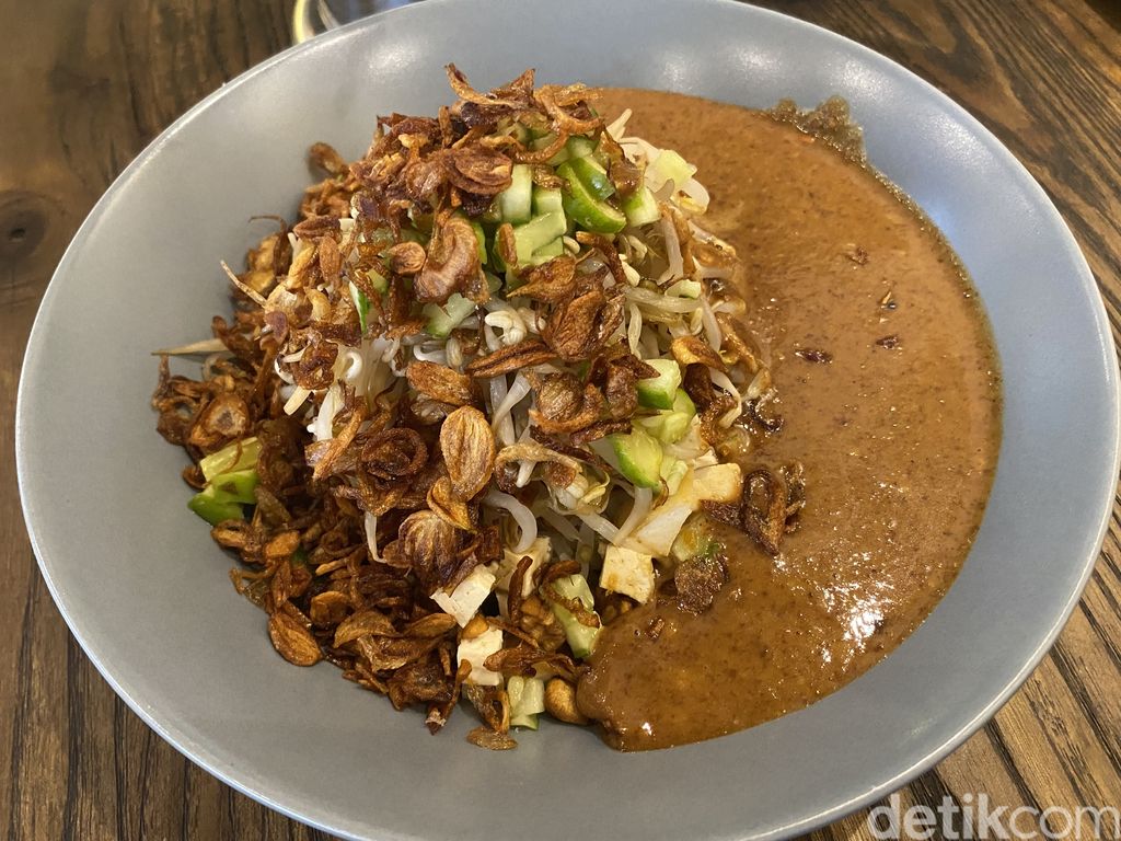Ketoprak 'hidden gem' di Gading Serpong. Bisa cicip di Ketoprak Lurrr.