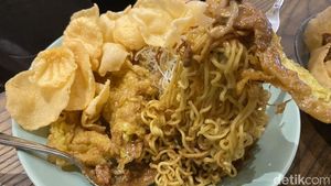 Porsinya Jumbo! Bisa Makan Ketoprak hingga Nasi Lengko di Kafe Ini
