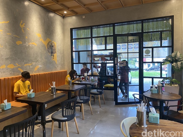 Ketoprak 'hidden gem' di Gading Serpong. Bisa cicip di Ketoprak Lurrr.