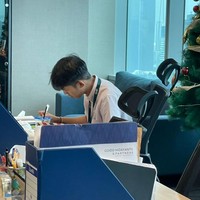 Manuel mendapat pujian karena sudah magang di kantor hukum terkenal meski masih duduk di bangku SMA. Foto: Instagram