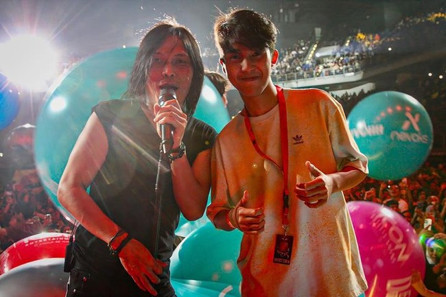 Manuel Mekel adalah anak semata wayang dari penyanyi Once Mekel. Manuel sering jadi sorotan karena parasnya yang tampan dan disebut mirip anak artis lain. Foto: Instagram