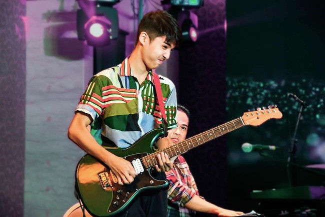 Begini potretnya ketika manggung. Foto: Instagram