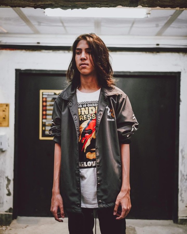 Remaja ini sebelumnya sering jadi pembicaraan ketika potretnya disebut mirip El Rumi, anak Ahmad Dhani, rekan ayahnya dalam band Dewa 19. Foto: Instagram